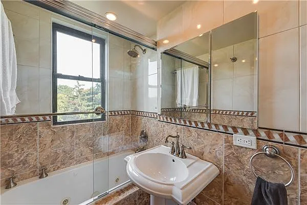 Sold by Exclusive Properties Sotheby's International Realty | media 20