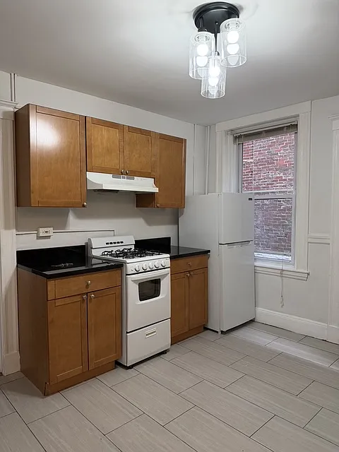 2 bed, 1.0 bath, $2,900 — Photo 3
