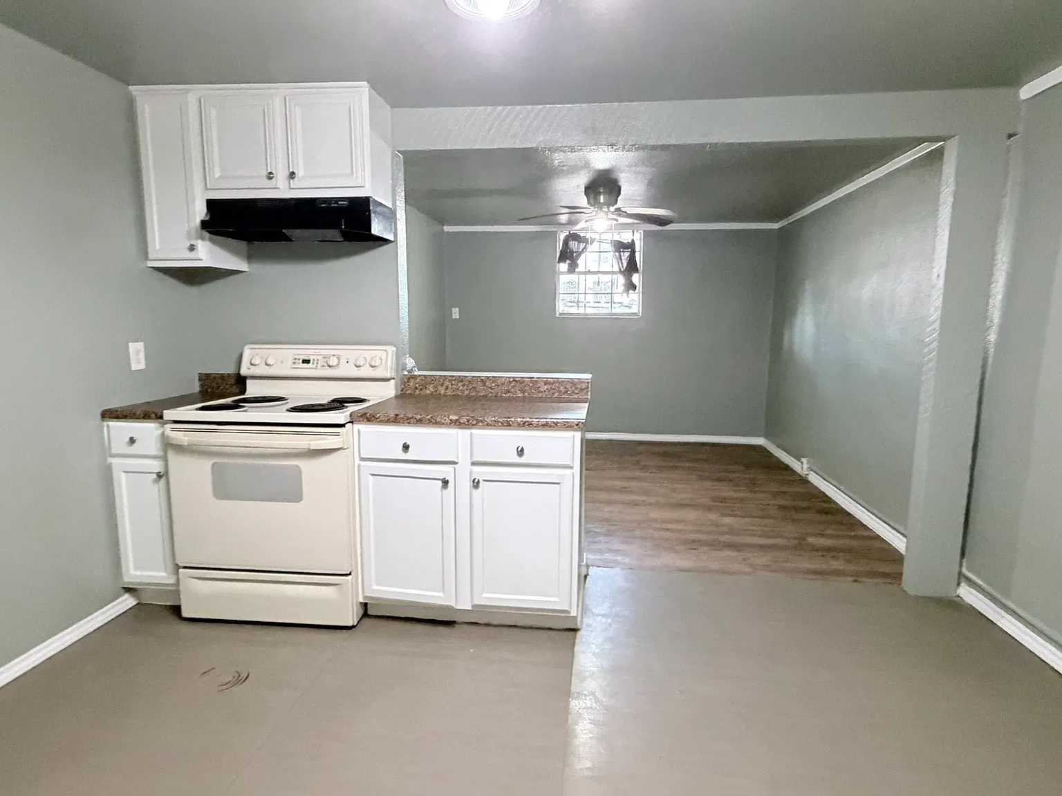 2 bed, 633 sqft, $925 — Photo 2