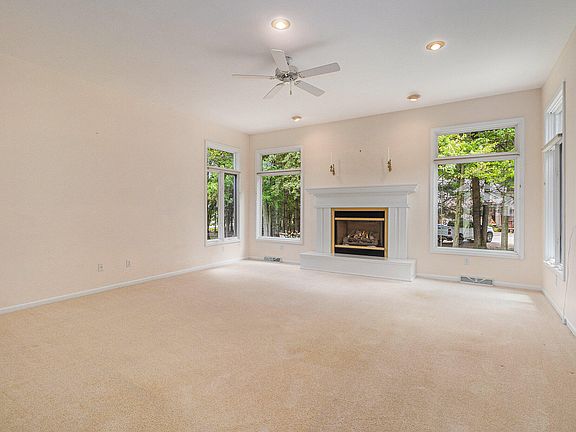 3rd image of 189 Westchester Way