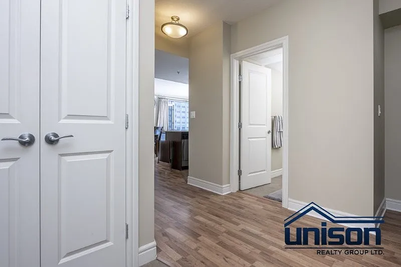 2 bed, 990 sqft, $2,700 — Photo 1
