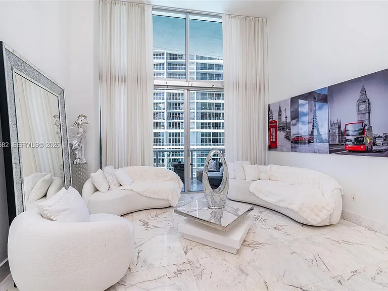 475 Brickell Ave #2209 — Photo 2