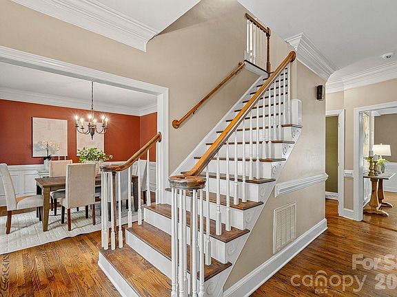 3rd image of 2512 Monteiane Dr