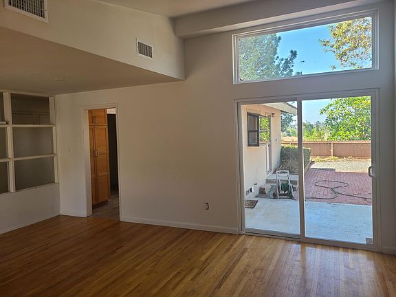 2nd image of 5295 Manhasset Dr