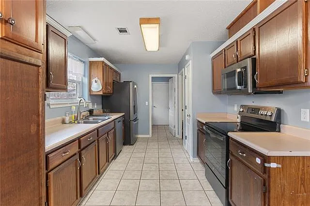 542 Driftwood Cir — Photo 5