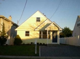 351 Little East Neck Rd S, Babylon, NY 11702
