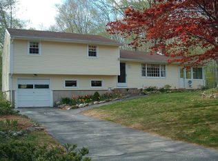 32 Deepwood Dr, Madison, CT 06443