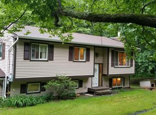 42 Stonefence Rd, Damascus, PA 18415