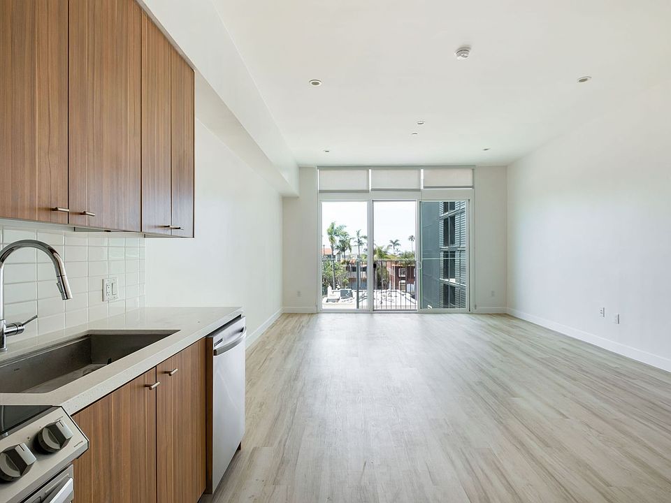 1st image of 3740 5th Ave #13
