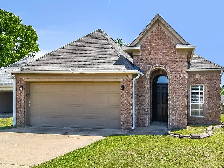 7340 Durango Dr — Photo 3