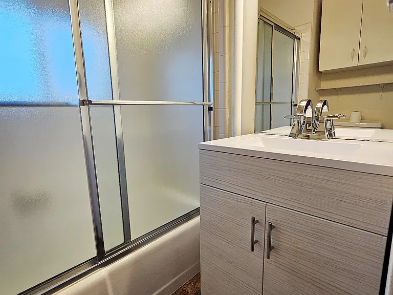1029 Locust Ave — Photo 13