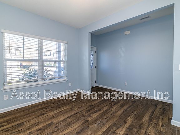 5th image of 12134 Evergreen Terrace Ln