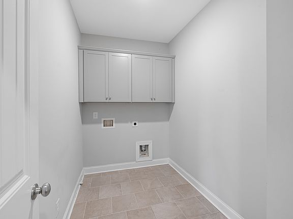 2nd image of 15 Hollyhock Ln