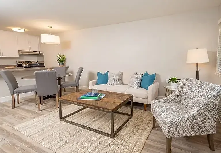 Ellinwood Apartments — Photo 11