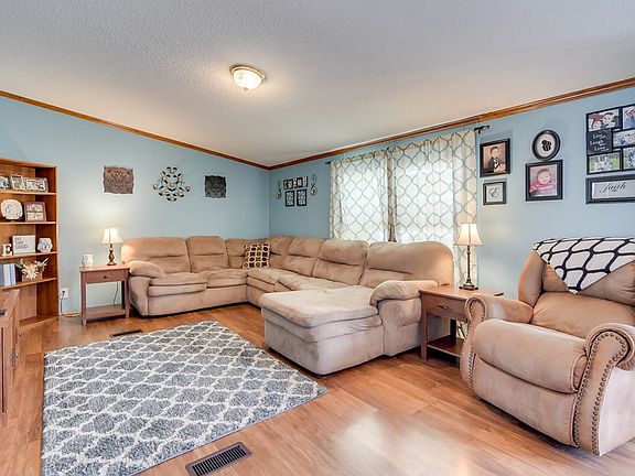 5th image of 190 Holly Meadows Dr