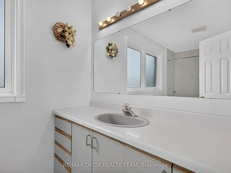 13 Sherk Cres — Photo 15
