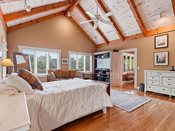36th image of 1319 Licklog Hollow Rd