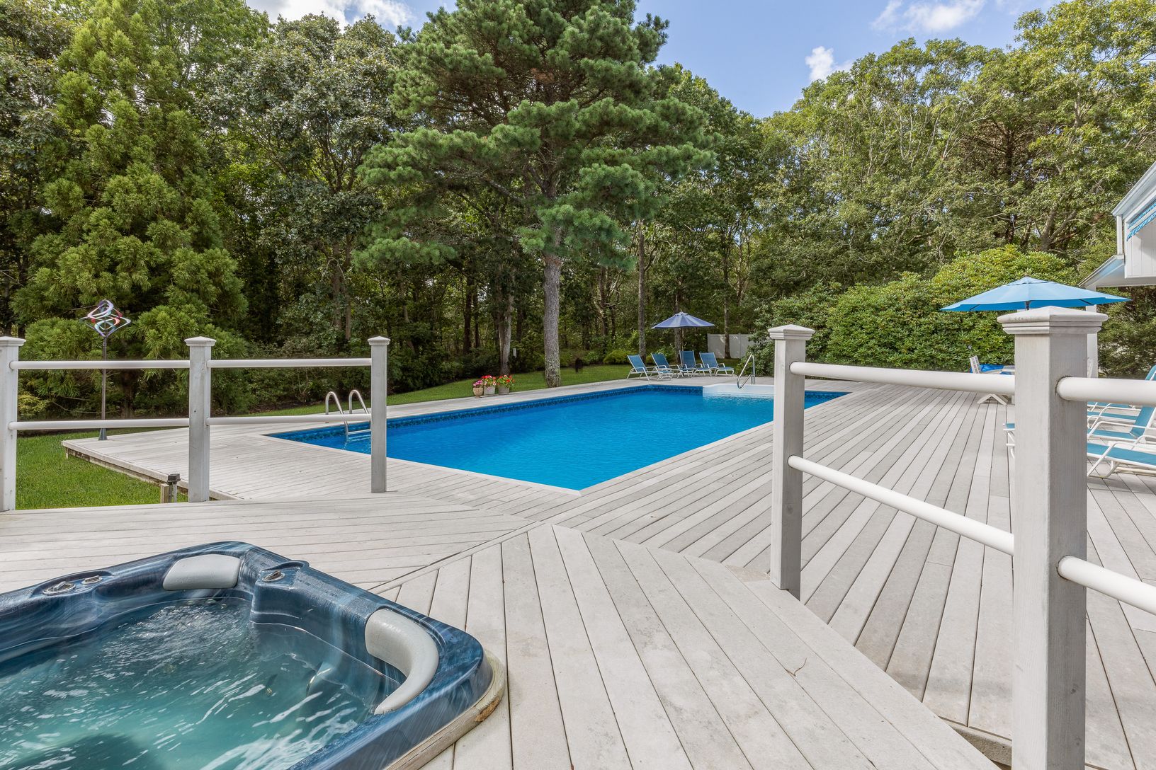  Hot Tub and Pool
