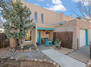 1533 Camino La Canada, Santa Fe, NM 87501