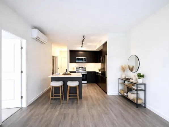 15733 85th Ave #215, Surrey, BC V4N 3G8