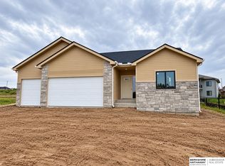 11275 S 220th St, Gretna, NE 68028