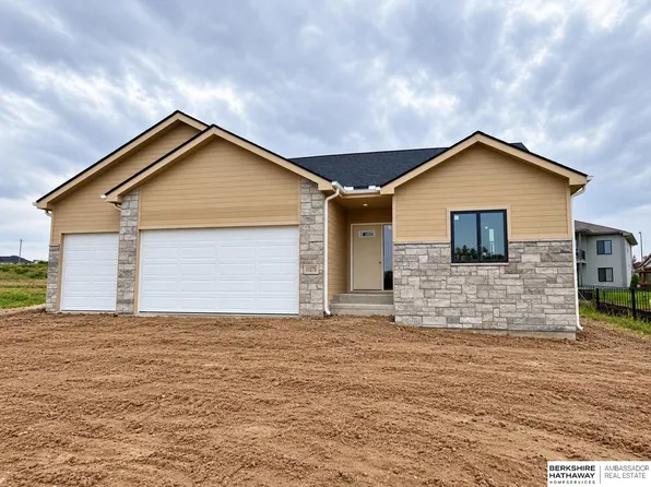 11275 S 220th St, Gretna, NE 68028