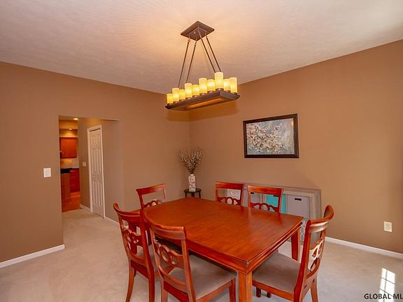 5th image of 66 Orchardview Dr
