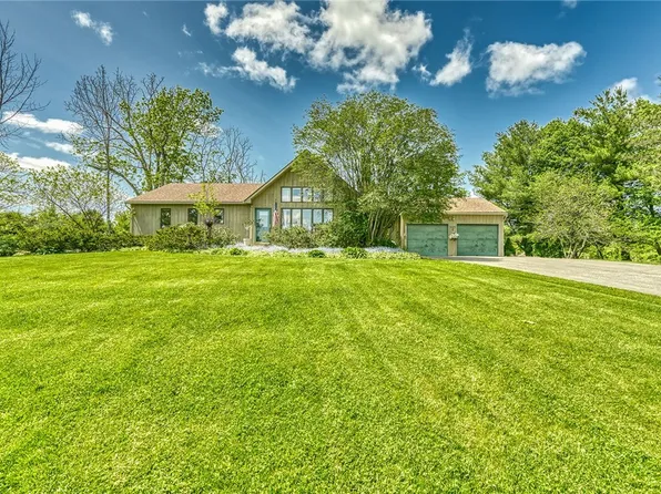 3093 Parker Rd, Marion, NY 14505
