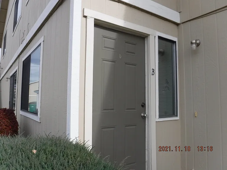 343 Sweetwater Cir #B — Photo 1