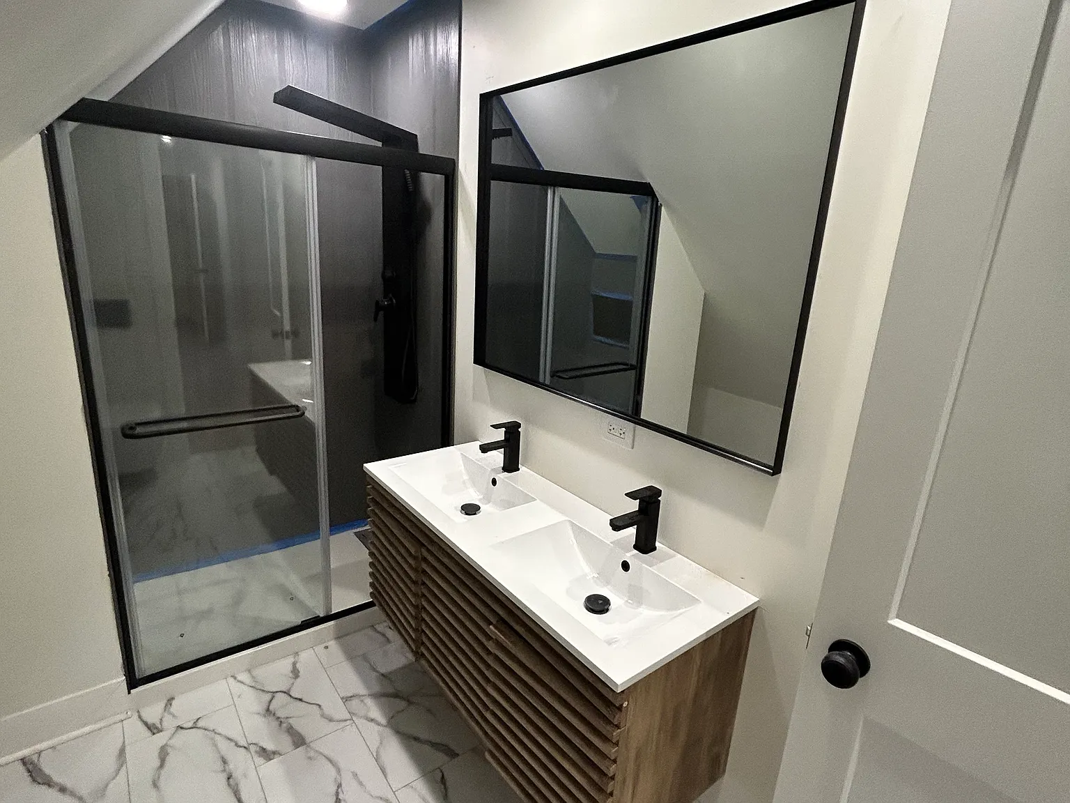 3 bed, 1400 sqft, $2,400 — Photo 3