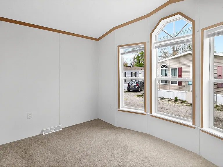 15 W Redwood Ave — Photo 23
