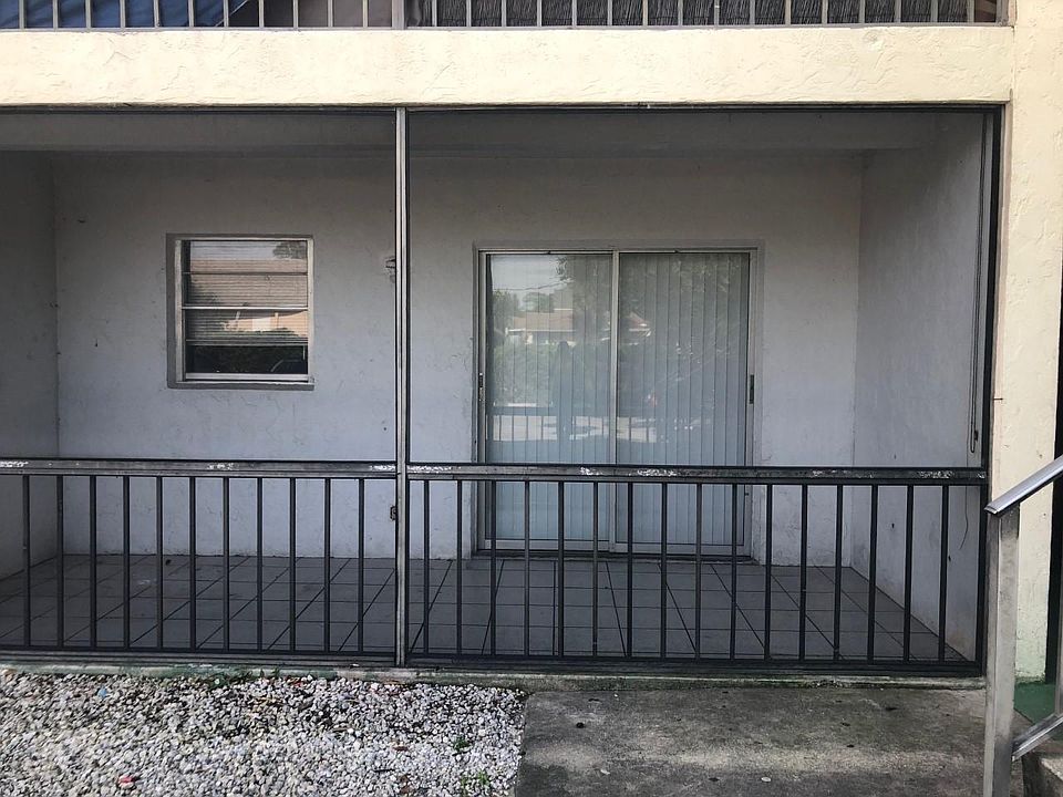 1st image of 117 N East St APT 3