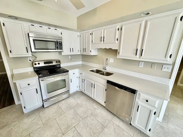 769 Concordia Dr — Photo 4