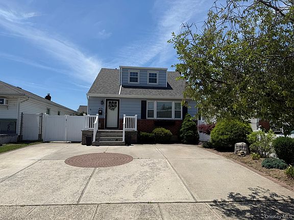 2nd image of 476 Bernard Street