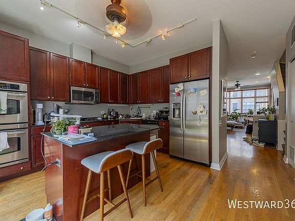5th image of 127 E 18th St #Townhouse
