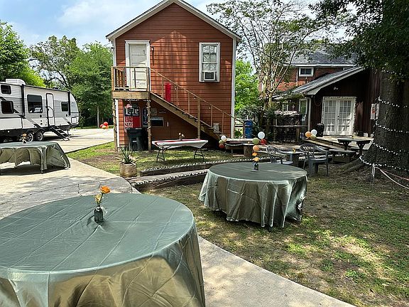 4th image of 145 Wood Ave