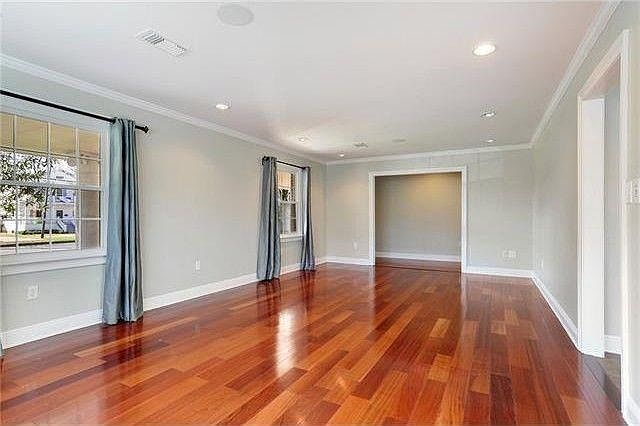 1st image of 821 Robert E Lee Blvd