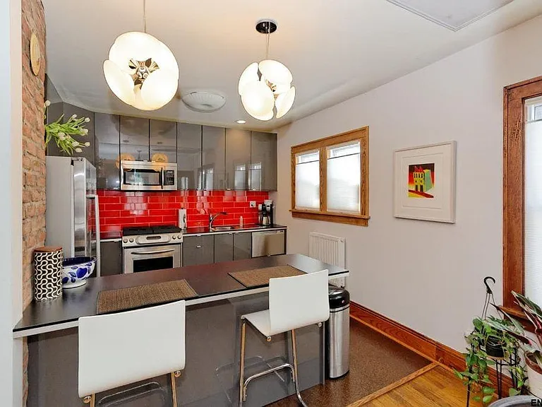 42 Pinewood Ave #1 — Photo 1