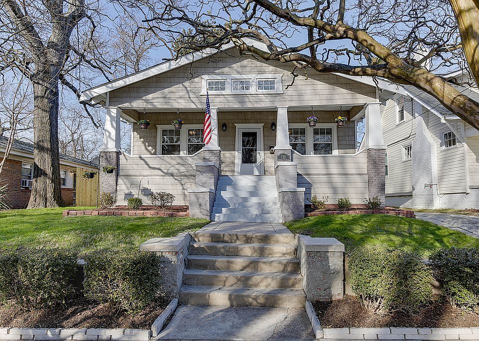 1st image of 722 Virginia Ave