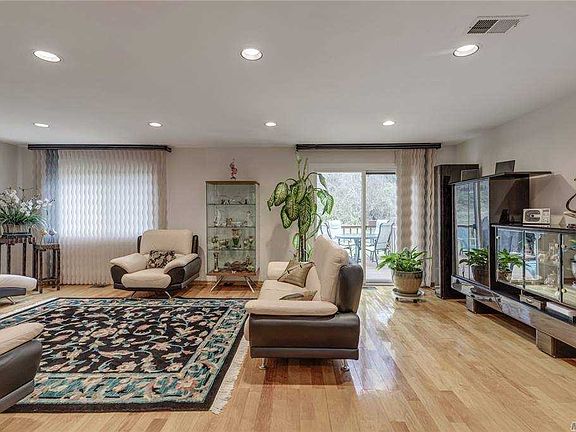4th image of 31 Pheasant Ln