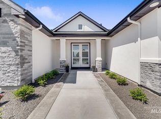 422 W Kinross St, Middleton, ID 83644