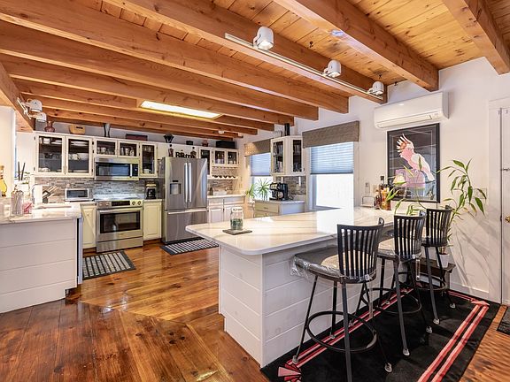 4th image of 490 Meredith Center Road