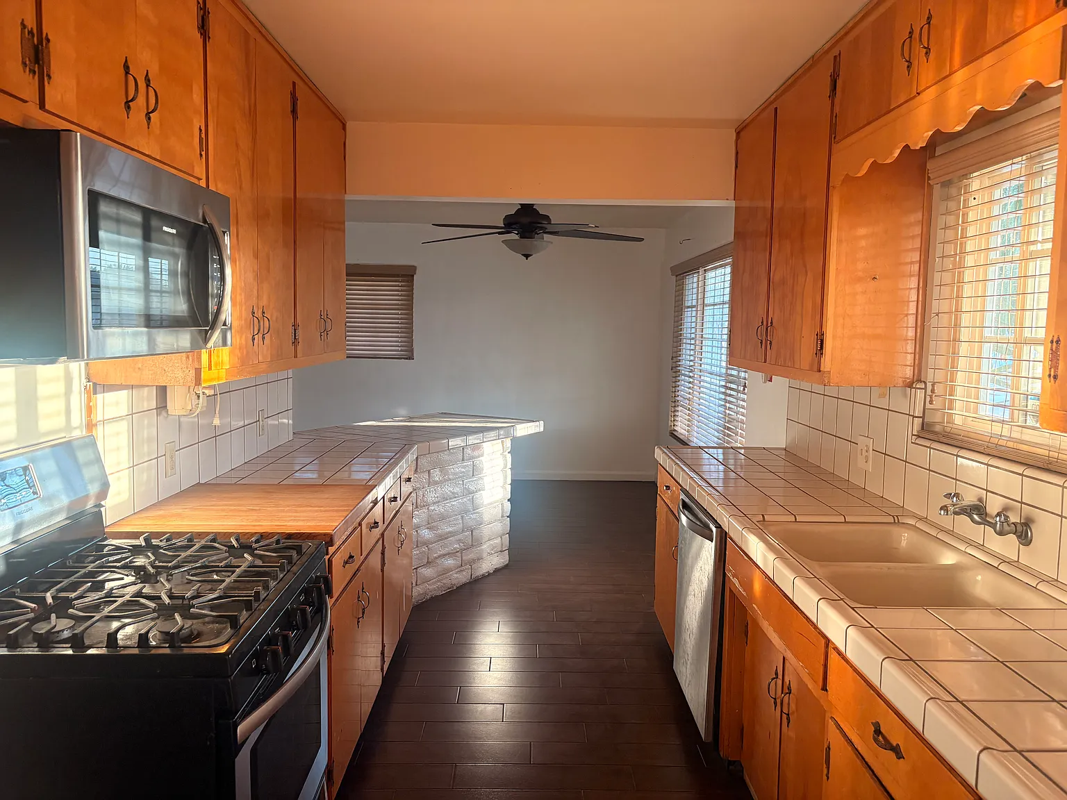 2608 Blackstone Ct — Photo 3