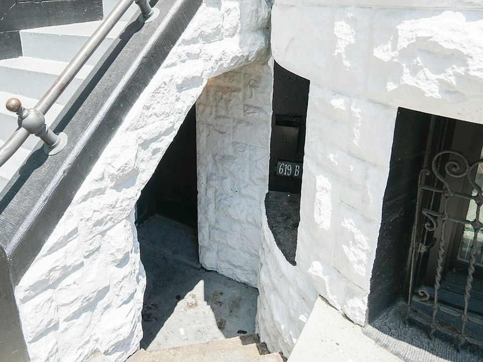 Entrance on Florida Ave.