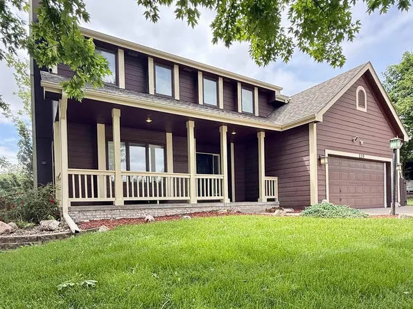 110 Fleetwood Dr, Papillion, NE 68133