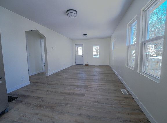 3rd image of 806 Woods Ave