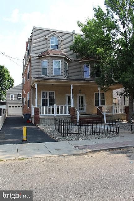 1st image of 1337-1339 W 72nd Ave