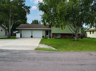 607 3rd St, Thompson, ND 58278