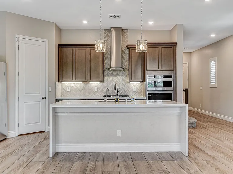 4124 Elegant Chateau St — Photo 14