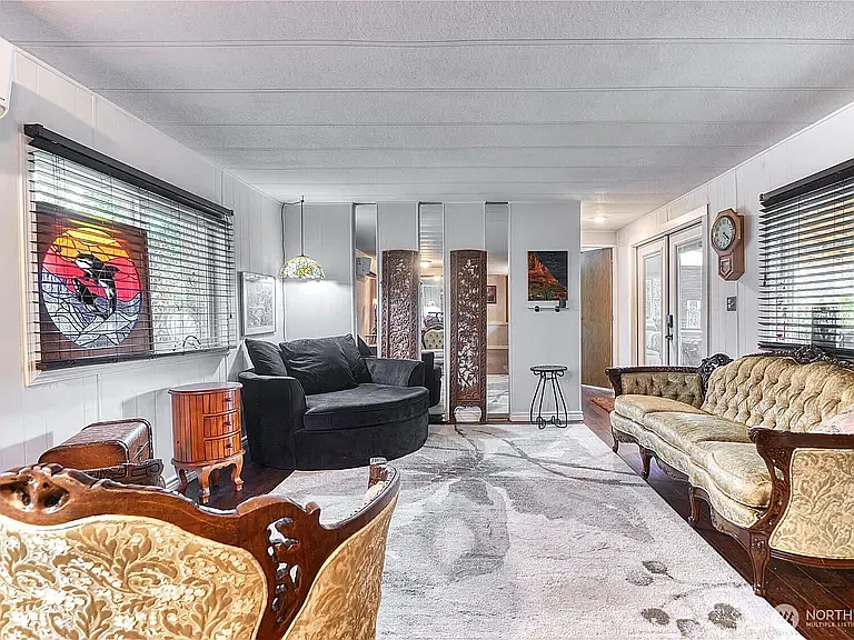 1555 Panorama Dr — Photo 10